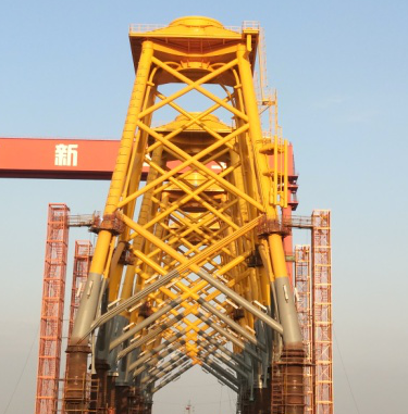 中山基地第十三套導管架完成上下段合攏吊裝