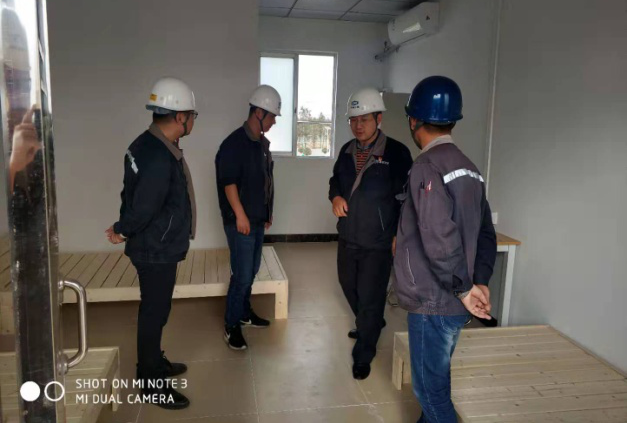 公司黨總支書記翁耿賢帶隊檢查新宿舍建設情況