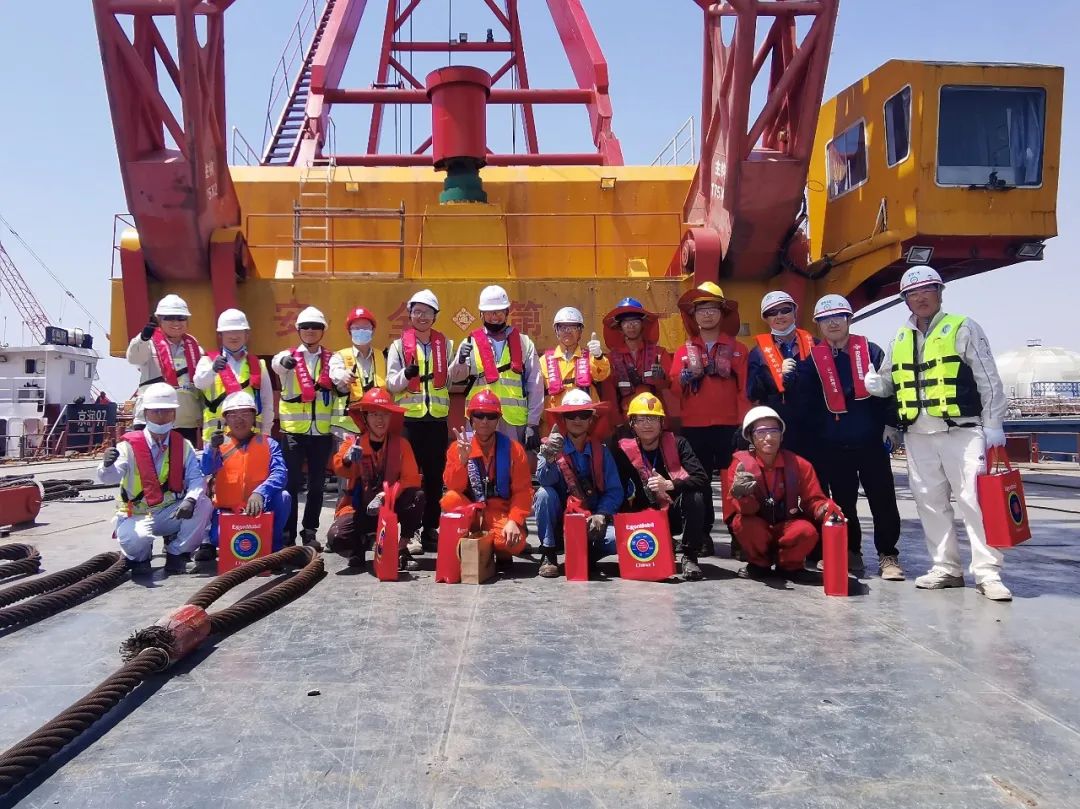 公司承建惠州港鋼箱梁吊裝完成